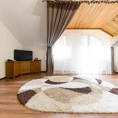 Bogolvar Retreat Отель Анталовцы