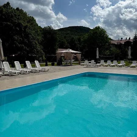 Bogolvar Retreat 3* Antalovtsi